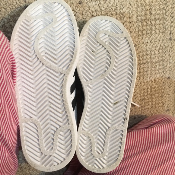 SOLD!! Adidas Classic Black & White Kids Sneakers - Picture 5 of 5